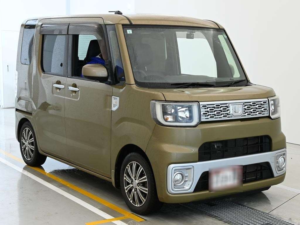 DAIHATSU WAKE