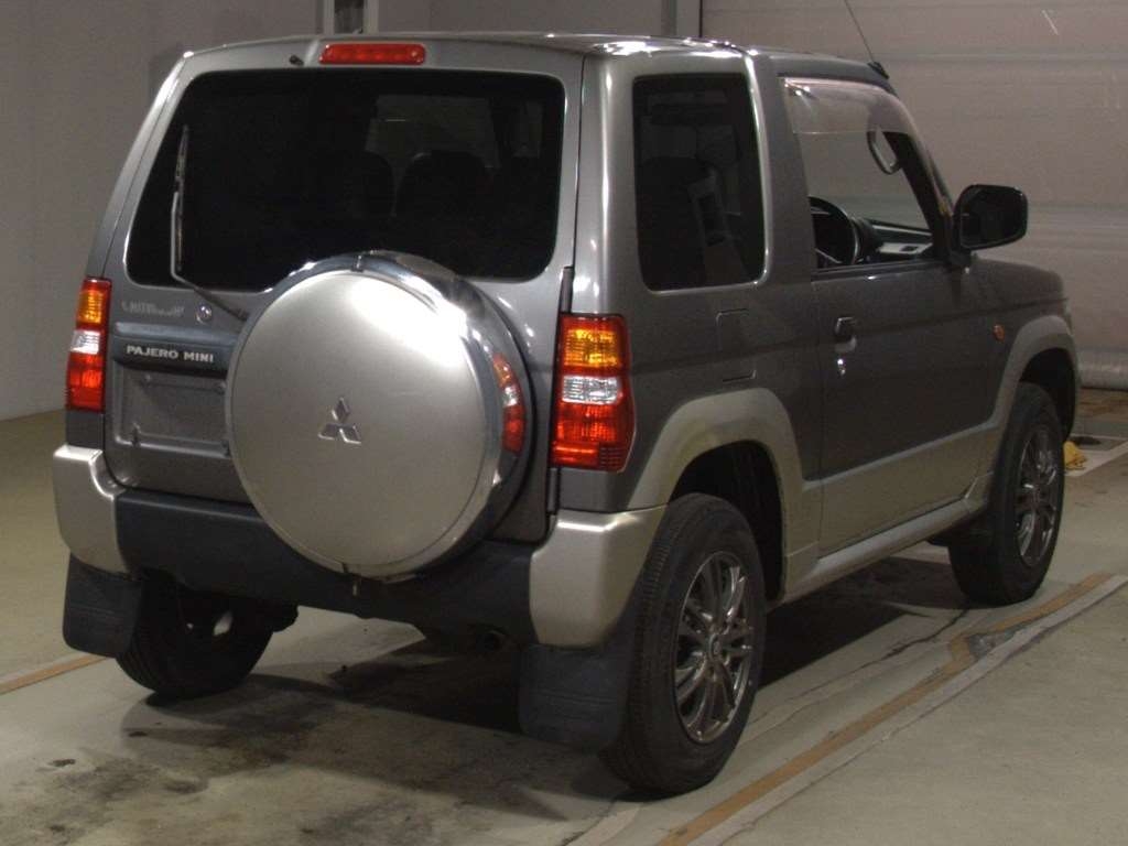 MITSUBISHI PAJERO MINI