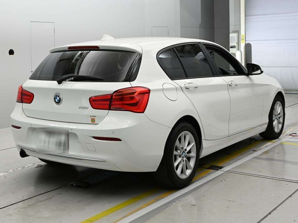 BMW 1-SERIES