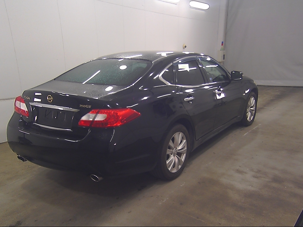 NISSAN FUGA
