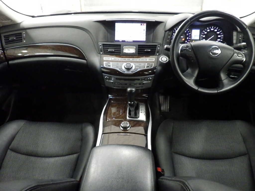 NISSAN FUGA