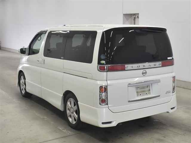 NISSAN ELGRAND