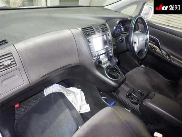 TOYOTA MARK X ZIO