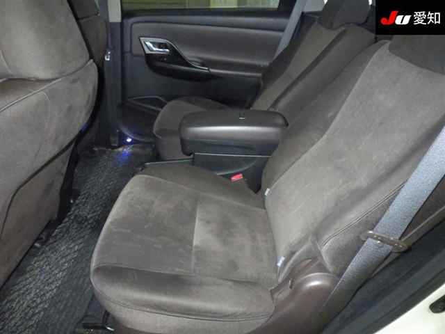 TOYOTA MARK X ZIO