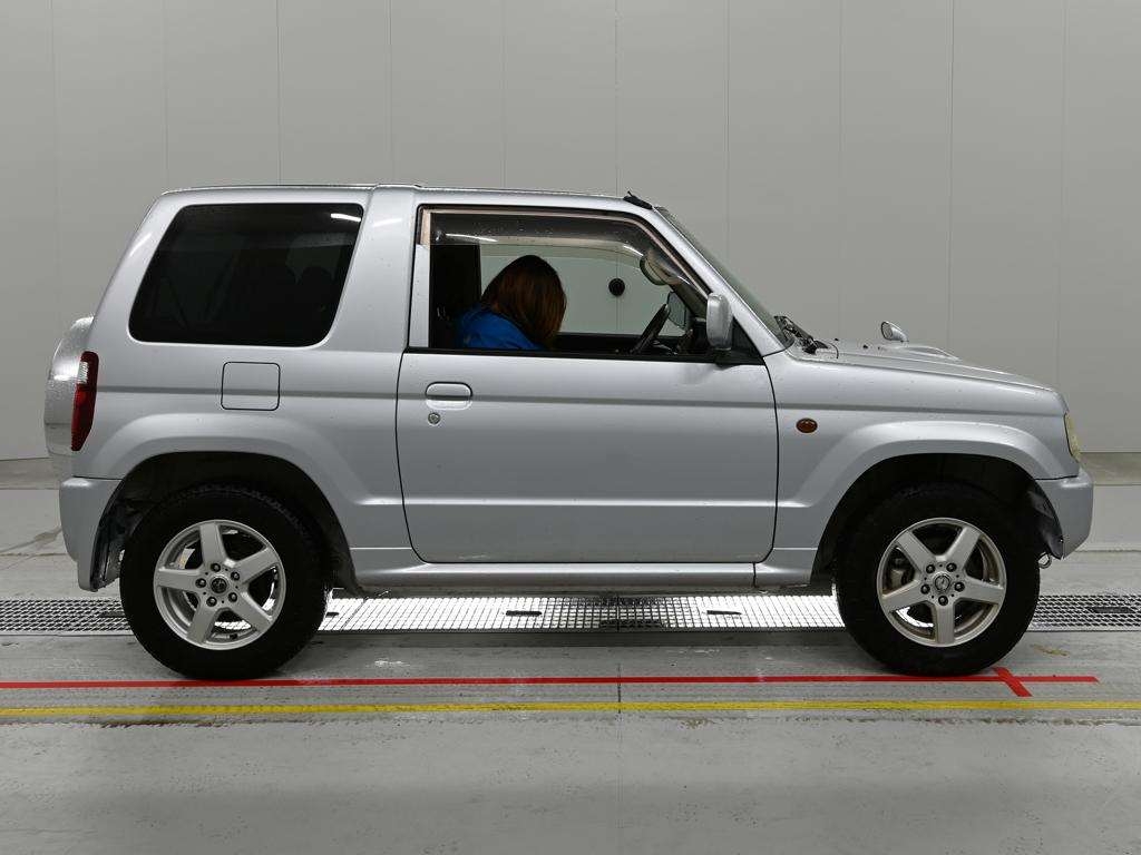 MITSUBISHI PAJERO MINI