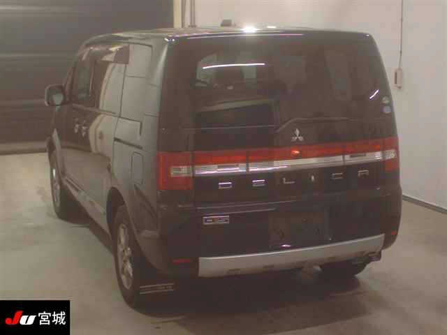 MITSUBISHI DELICA D:5