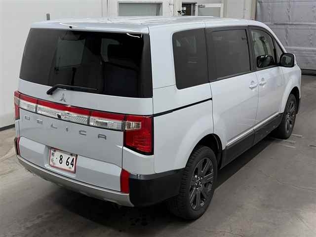 MITSUBISHI DELICA D:5