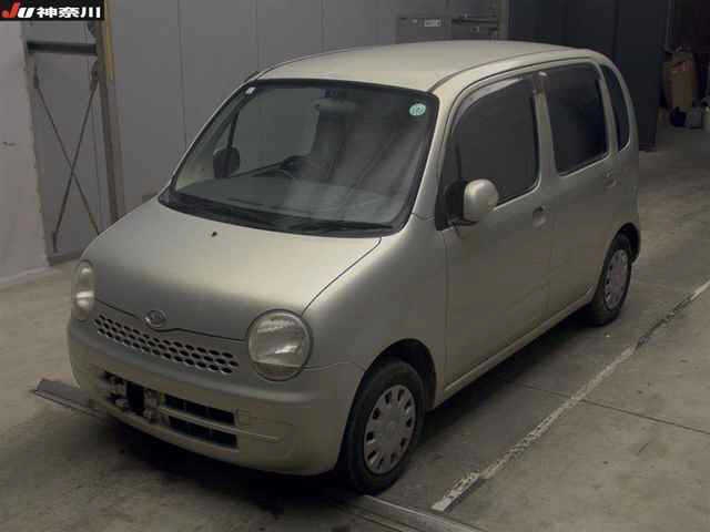 DAIHATSU MOVE LATTE