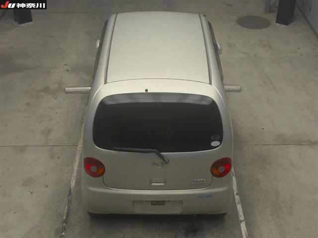 DAIHATSU MOVE LATTE