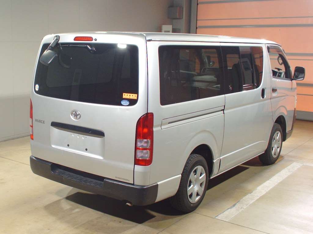 TOYOTA REGIUS ACE