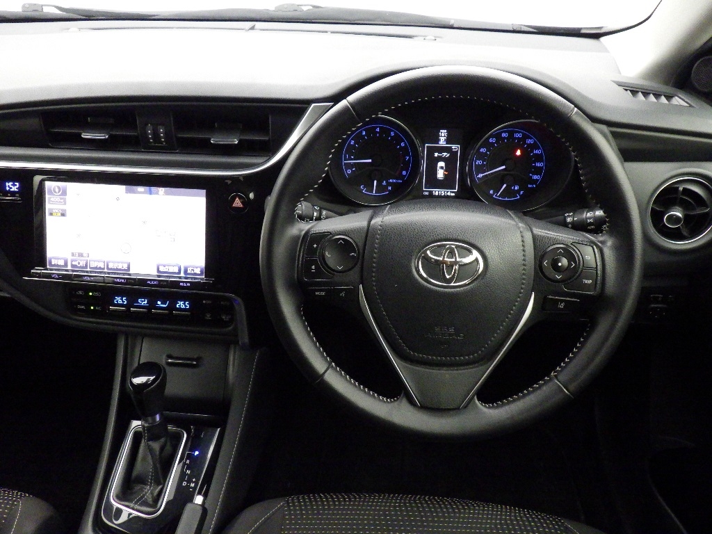 TOYOTA AURIS