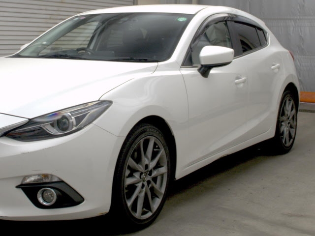 MAZDA AXELA