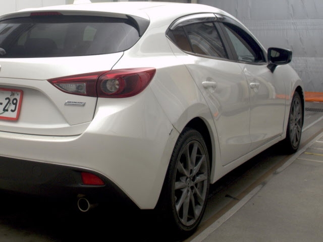 MAZDA AXELA