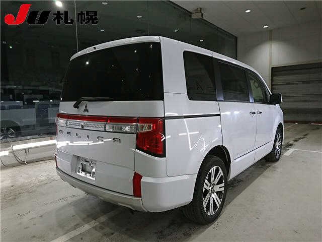 MITSUBISHI DELICA D:5