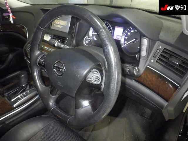 NISSAN FUGA