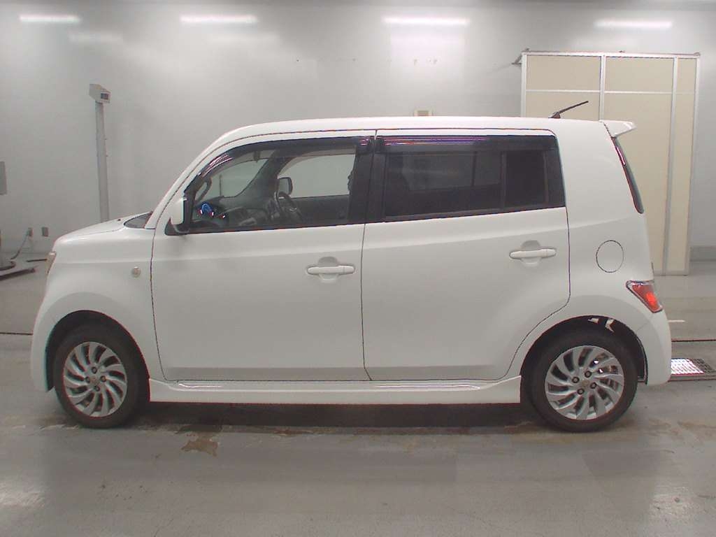 TOYOTA BB