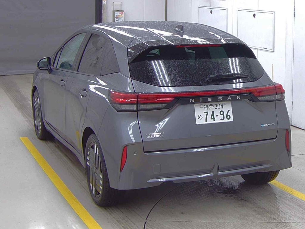 NISSAN AURA
