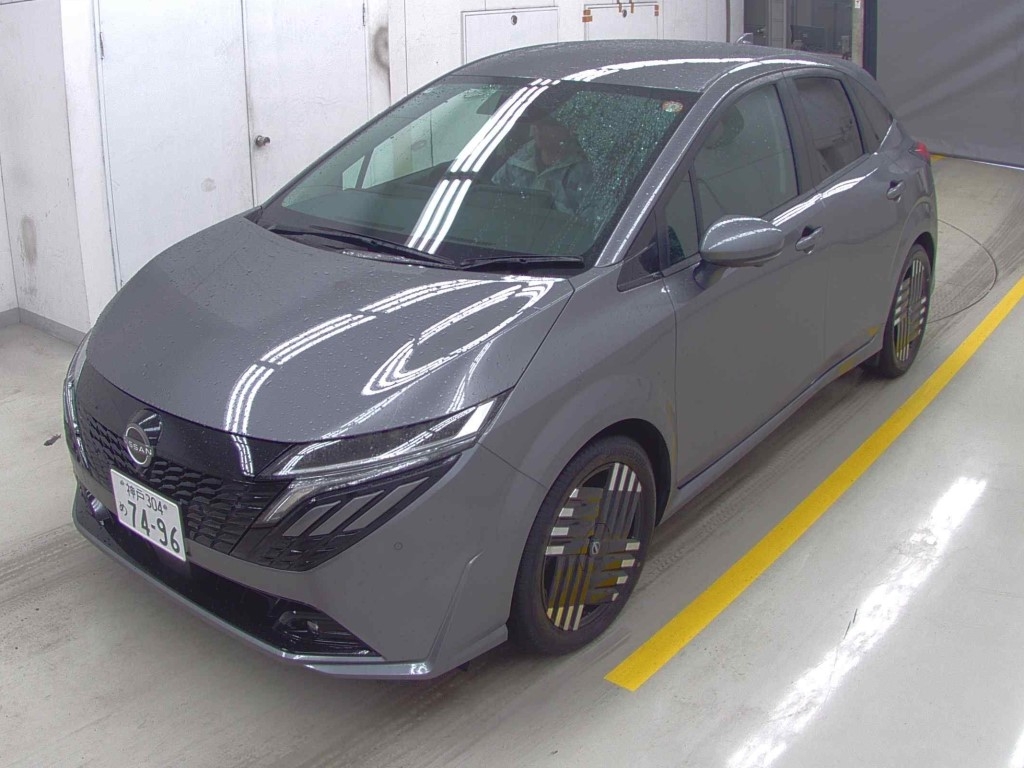 NISSAN AURA