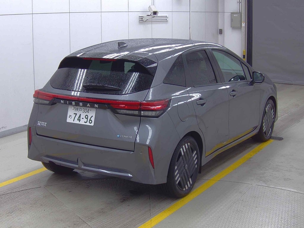 NISSAN AURA