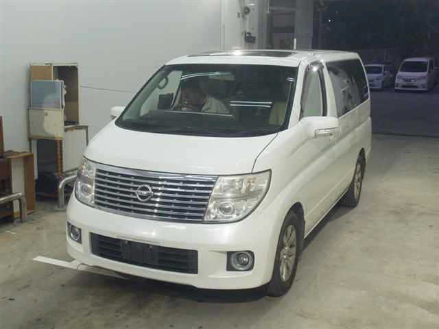 NISSAN ELGRAND