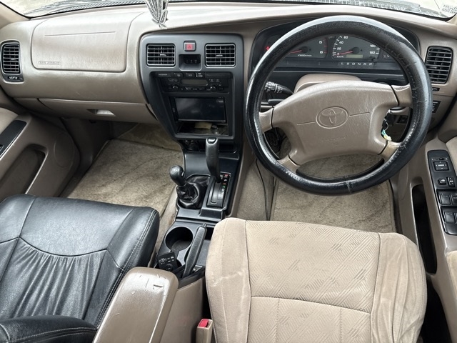 TOYOTA HILUX SURF