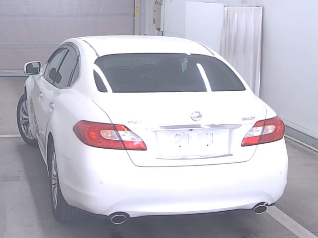 NISSAN FUGA