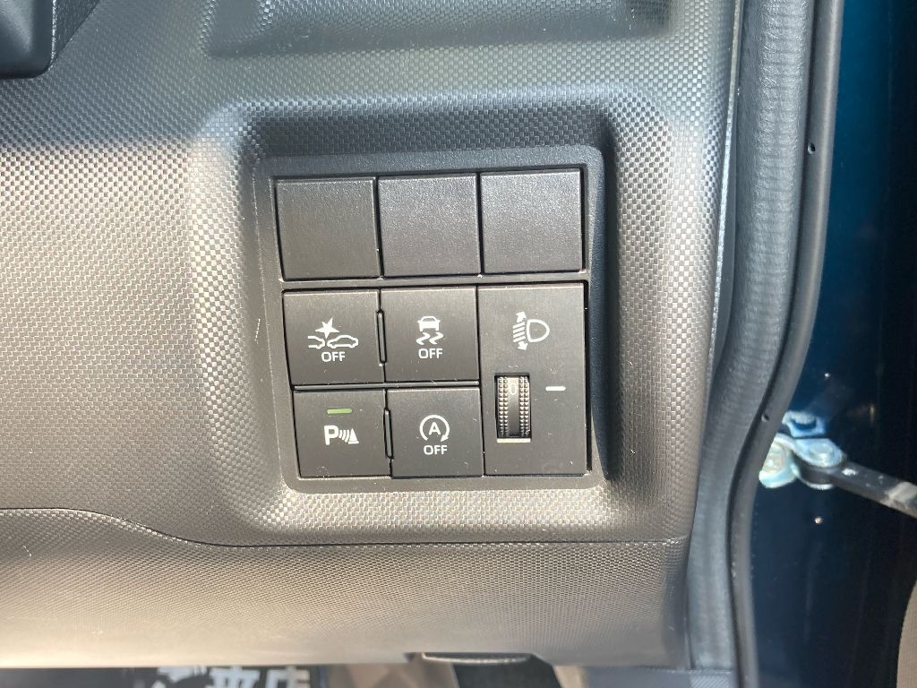 DAIHATSU ROCKY