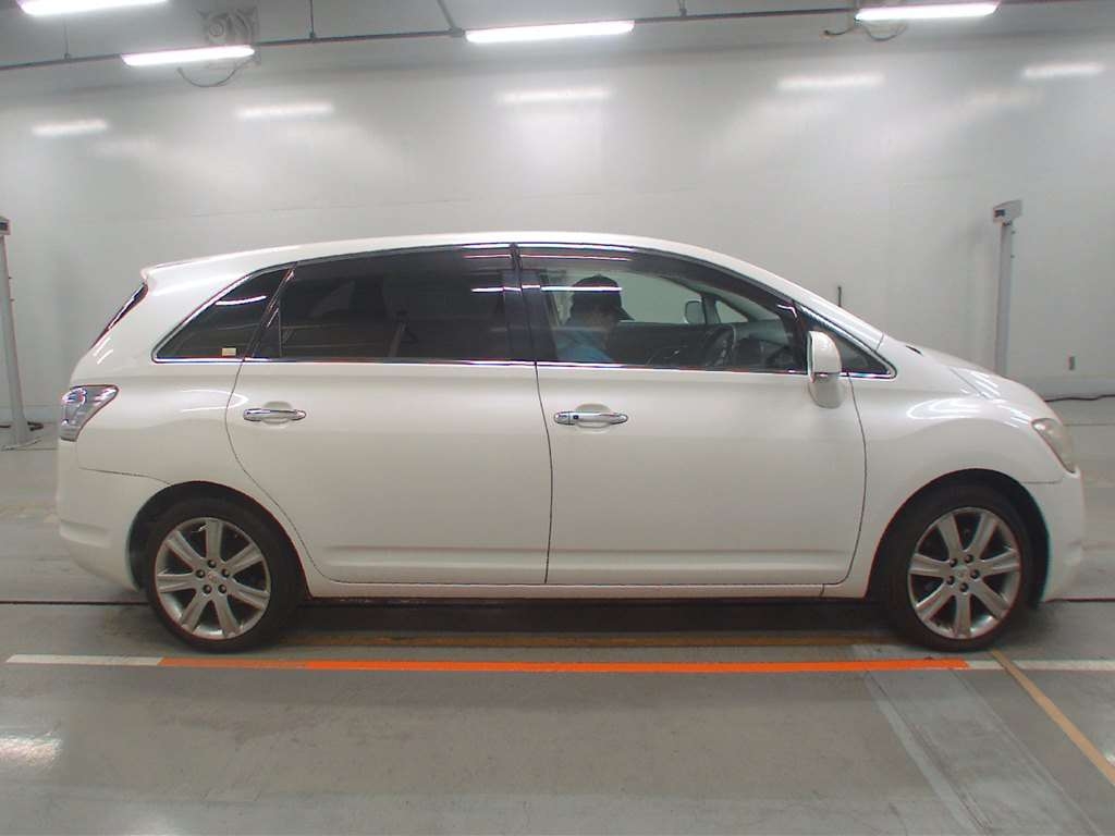 TOYOTA MARK X ZIO