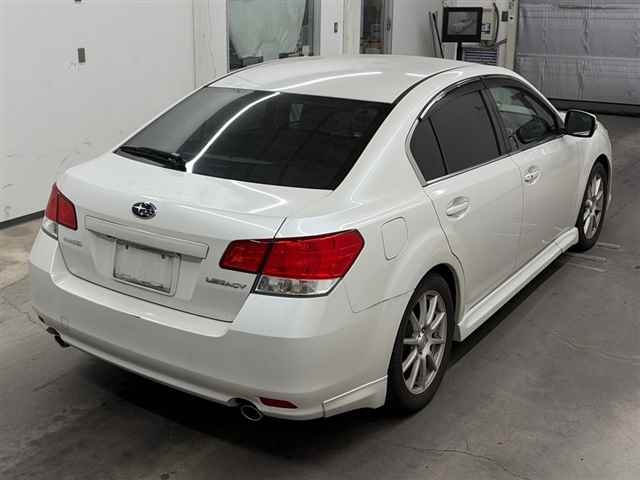 SUBARU LEGACY B4