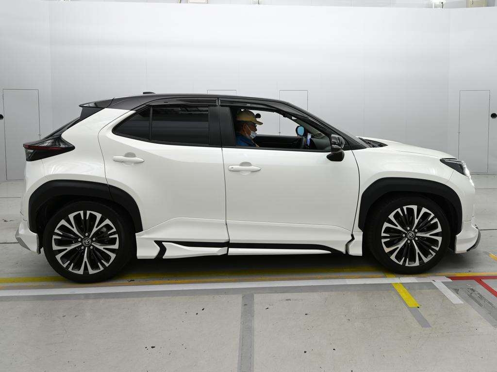 TOYOTA YARIS CROSS