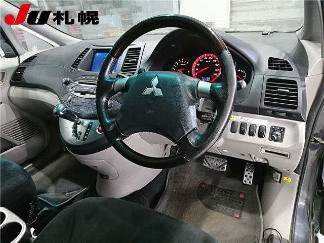 MITSUBISHI GRANDIS