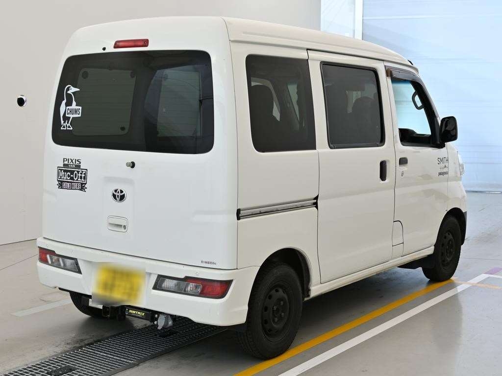 TOYOTA PIXIS VAN