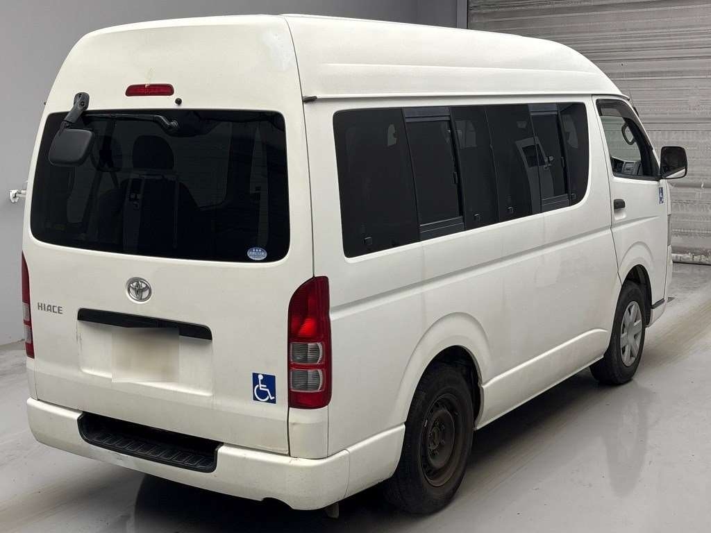 TOYOTA REGIUS ACE