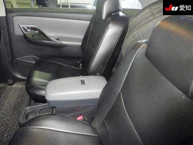TOYOTA MARK X ZIO