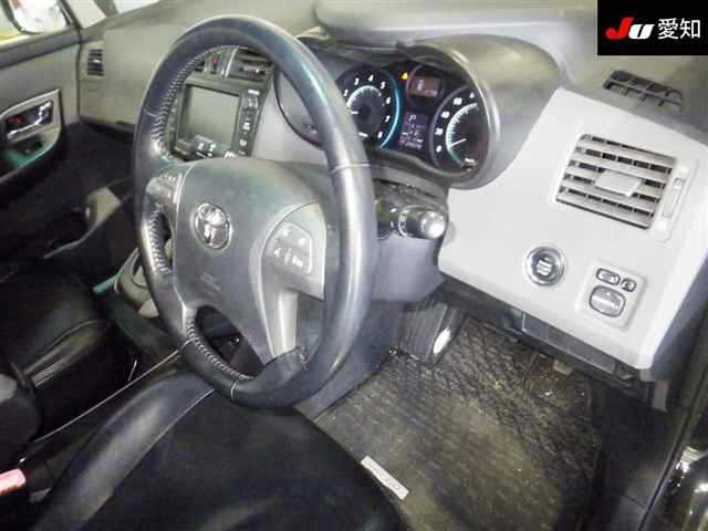 TOYOTA MARK X ZIO