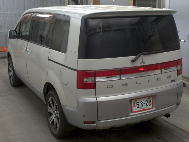 MITSUBISHI DELICA D:5