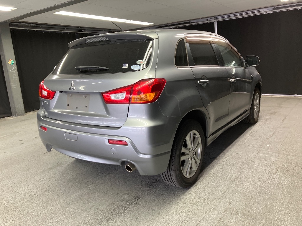 MITSUBISHI RVR