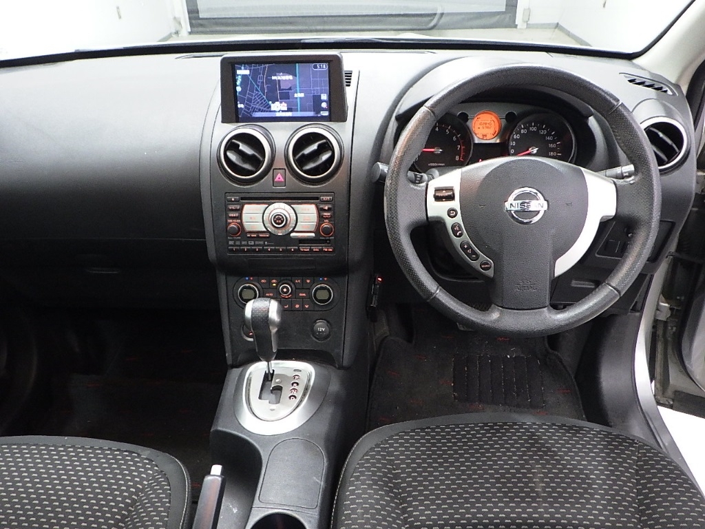 NISSAN DUALIS