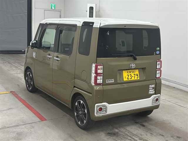TOYOTA PIXIS MEGA