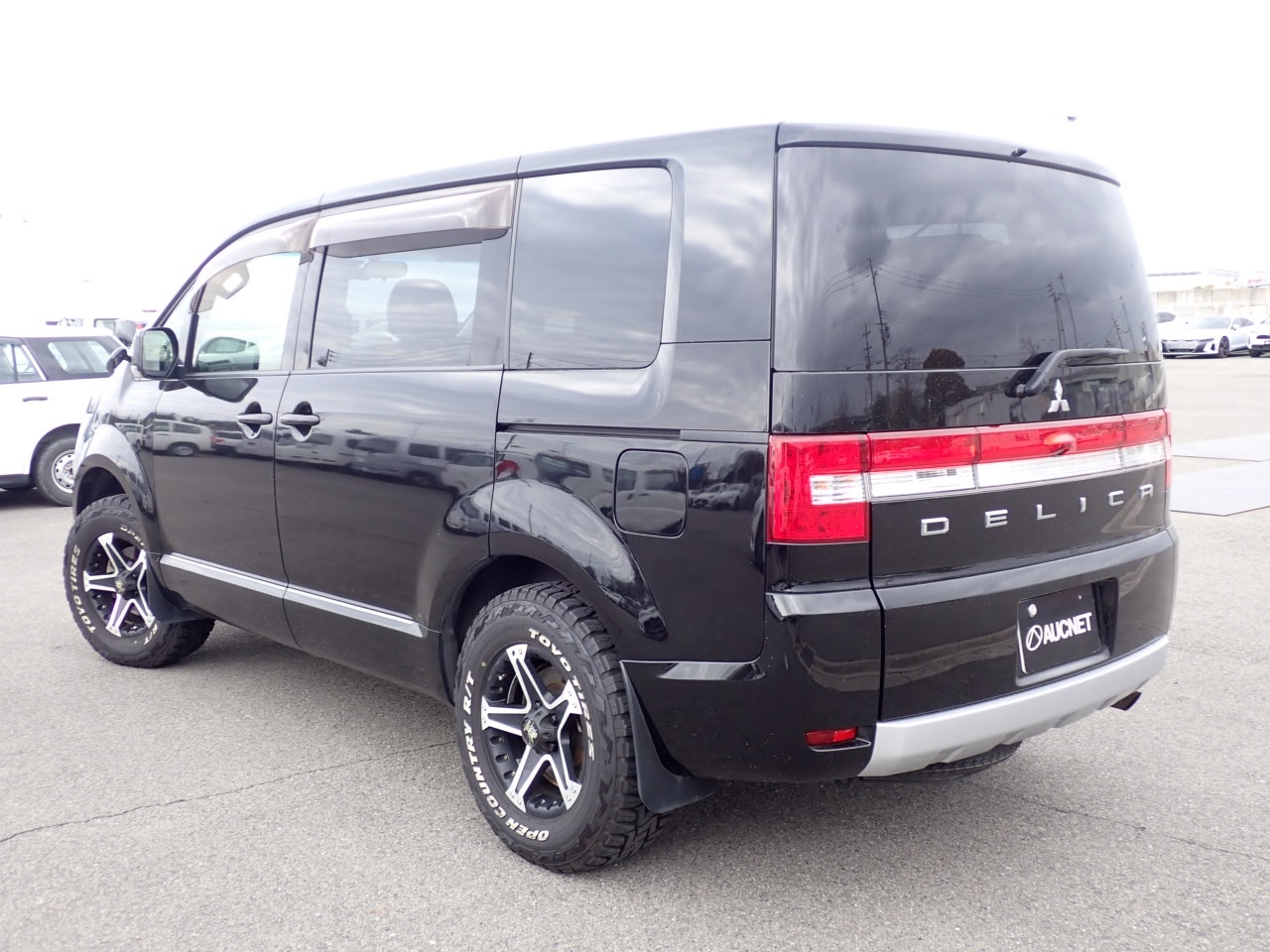 MITSUBISHI DELICA D:5