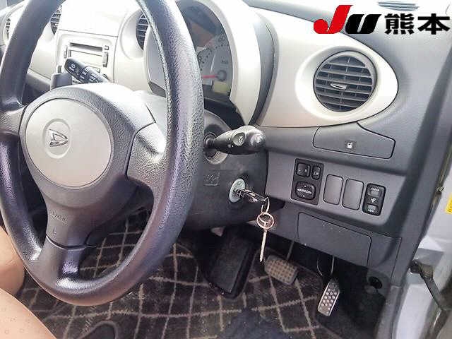 DAIHATSU MOVE LATTE