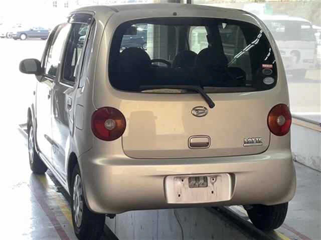 DAIHATSU MOVE LATTE