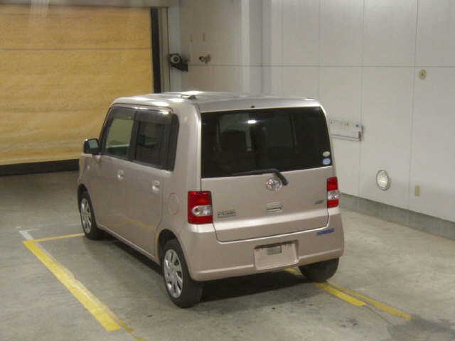 TOYOTA PIXIS SPACE