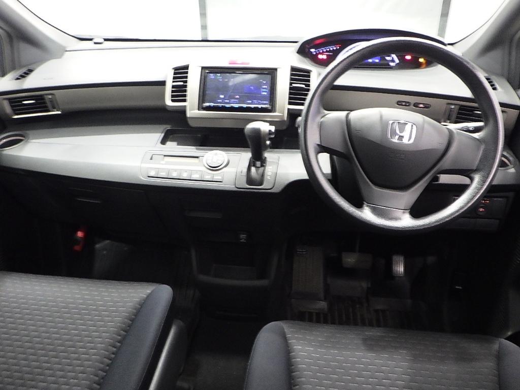 HONDA FREED SPIKE