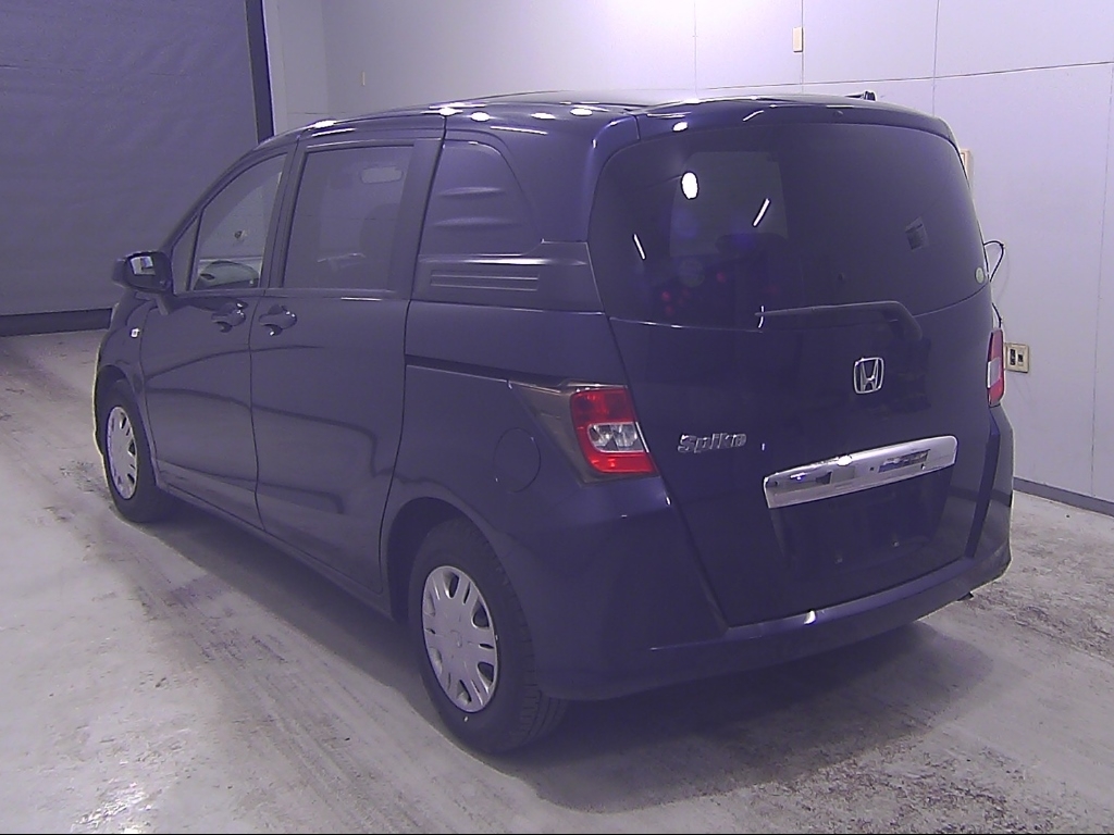 HONDA FREED SPIKE