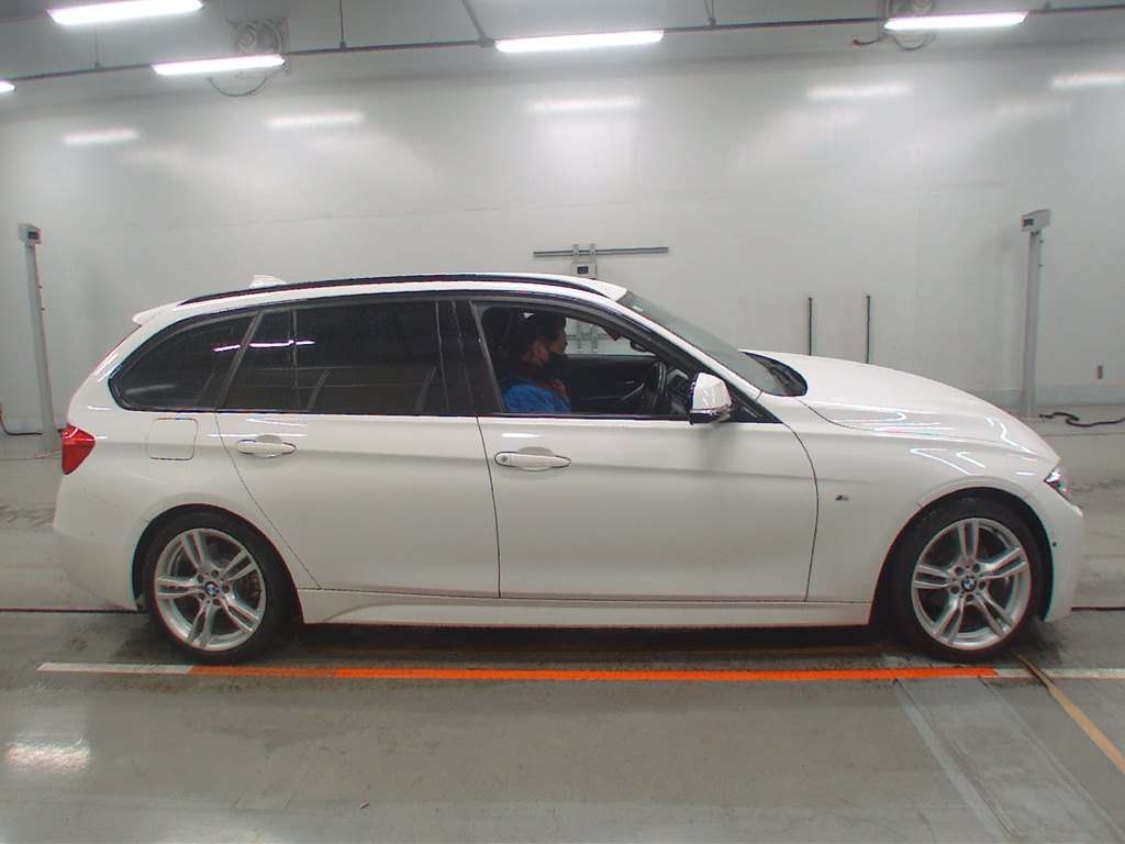 BMW 3-SERIES