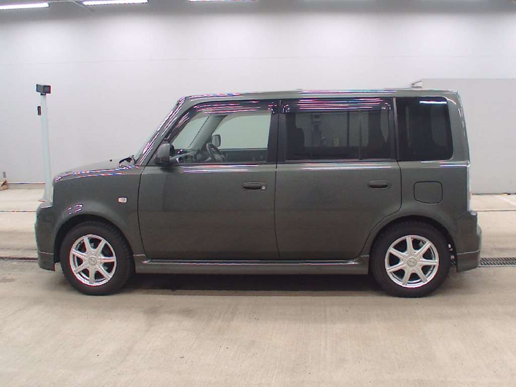 TOYOTA BB