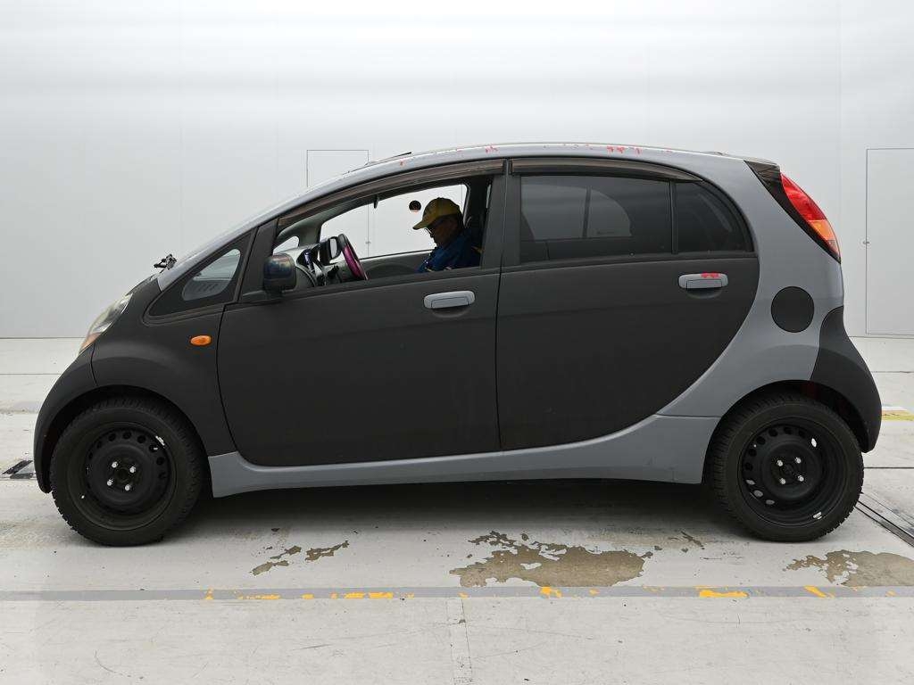 MITSUBISHI I