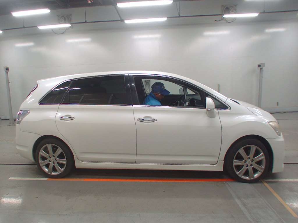 TOYOTA MARK X ZIO