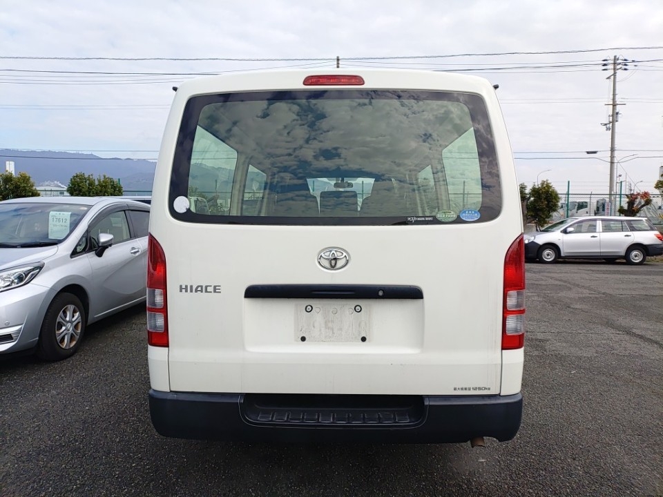 TOYOTA REGIUS ACE